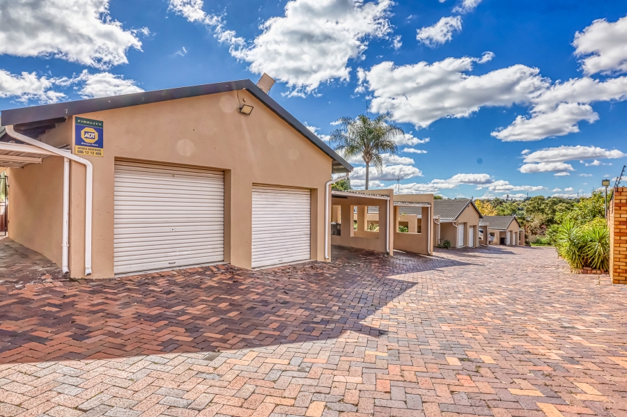 4 Bedroom Property for Sale in Buccleuch Gauteng
