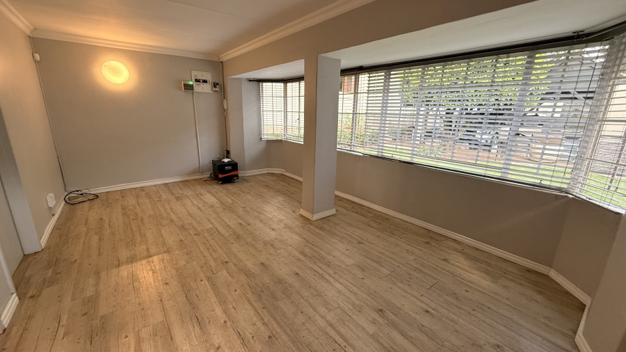 2 Bedroom Property for Sale in Saxonwold Gauteng