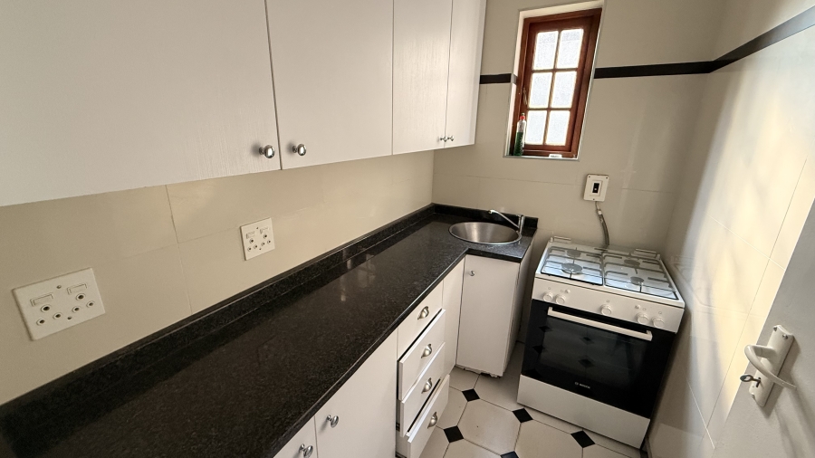 2 Bedroom Property for Sale in Saxonwold Gauteng