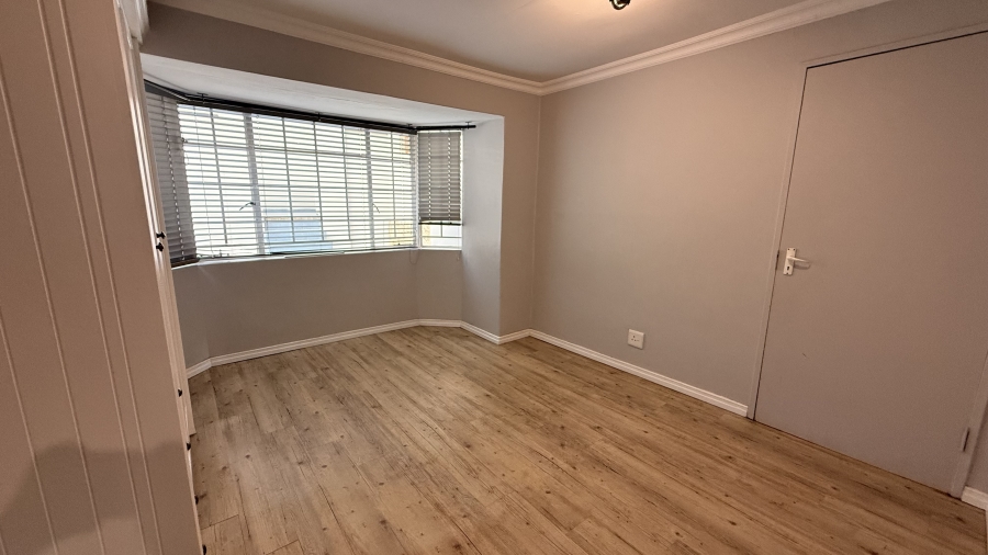 2 Bedroom Property for Sale in Saxonwold Gauteng