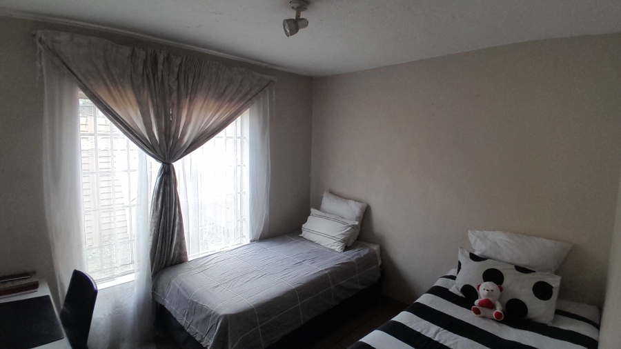 2 Bedroom Property for Sale in Rietfontein Gauteng