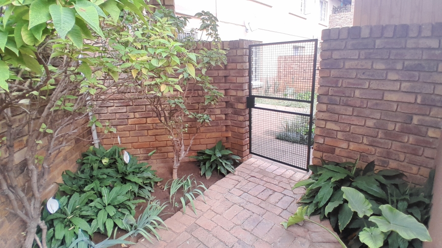2 Bedroom Property for Sale in Rietfontein Gauteng