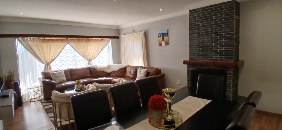 4 Bedroom Property for Sale in Brackenhurst Gauteng