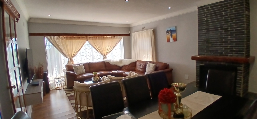 4 Bedroom Property for Sale in Brackenhurst Gauteng