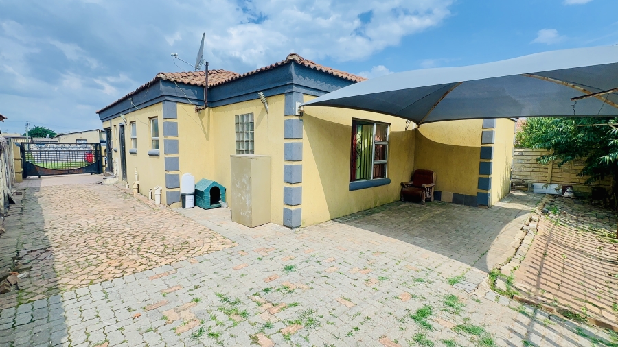 2 Bedroom Property for Sale in New Payneville Gauteng