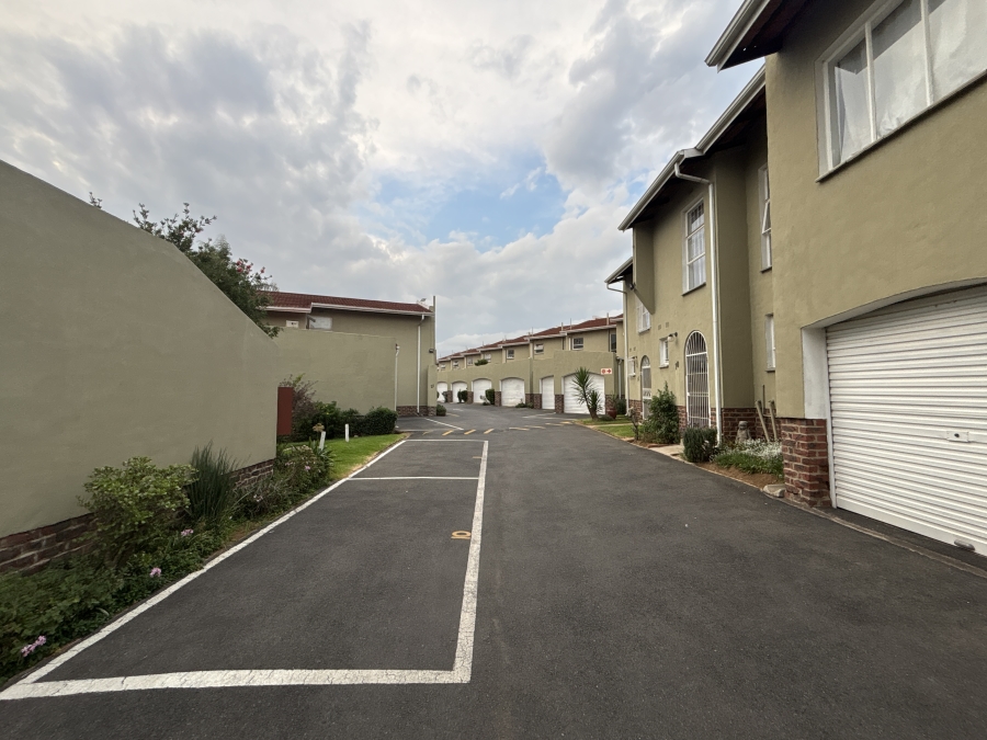 3 Bedroom Property for Sale in Farrarmere Gauteng