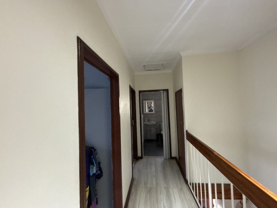 3 Bedroom Property for Sale in Farrarmere Gauteng