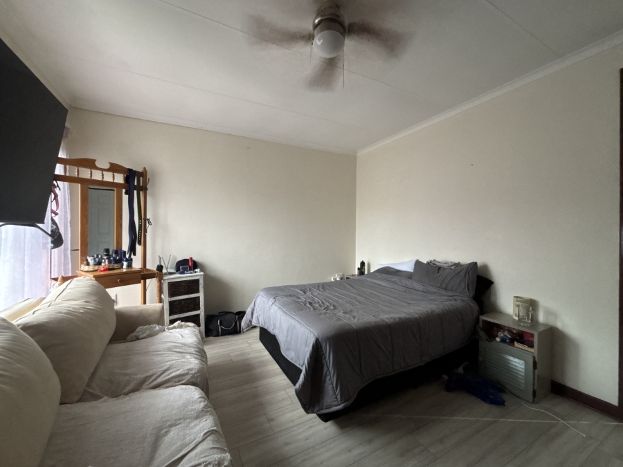 3 Bedroom Property for Sale in Farrarmere Gauteng