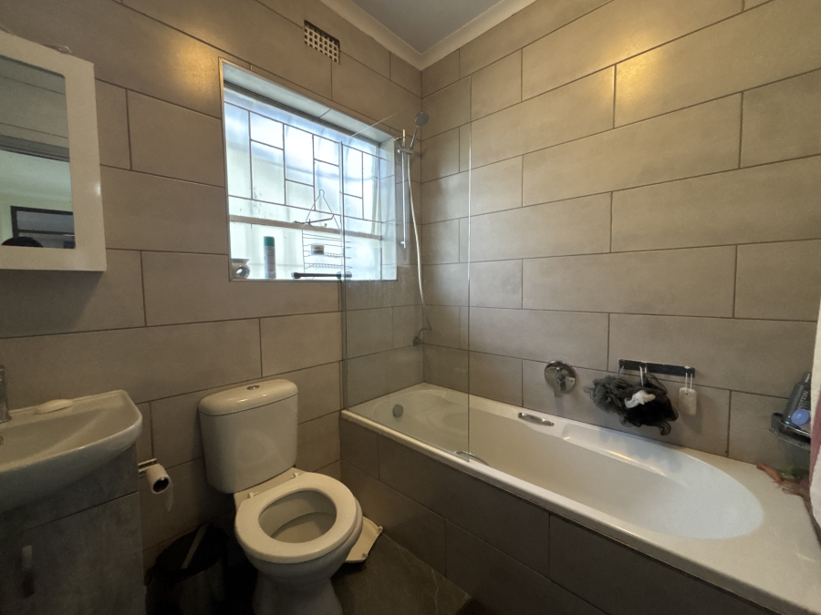 3 Bedroom Property for Sale in Farrarmere Gauteng