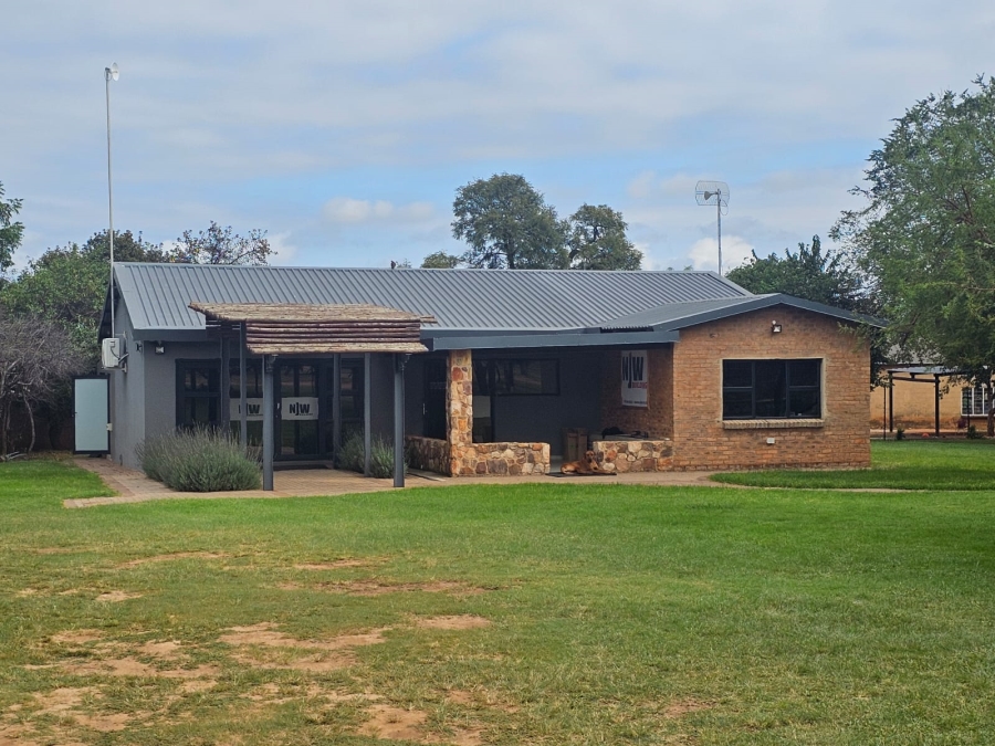 Commercial Property for Sale in Byenespoort Gauteng