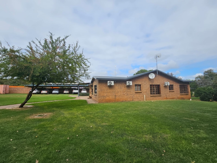 Commercial Property for Sale in Byenespoort Gauteng