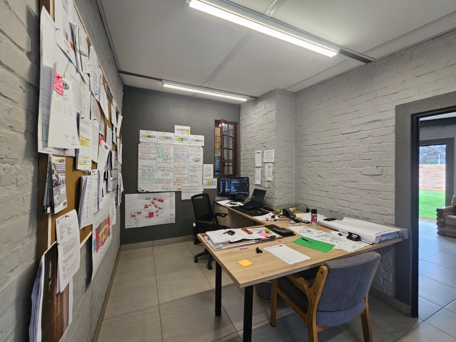 Commercial Property for Sale in Byenespoort Gauteng