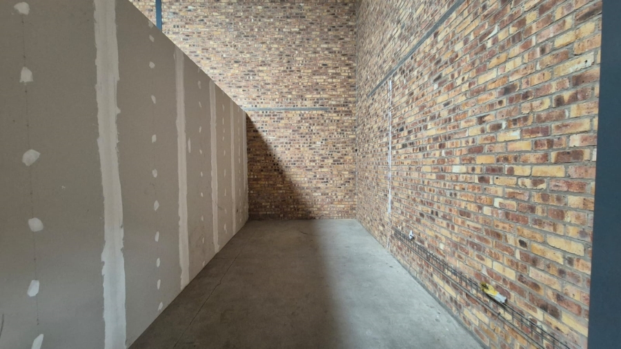 To Let Commercial Property for Rent in N4 Gateway Industrial Park Gauteng