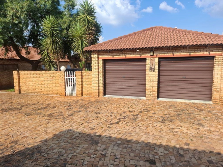 3 Bedroom Property for Sale in Eike Park Gauteng