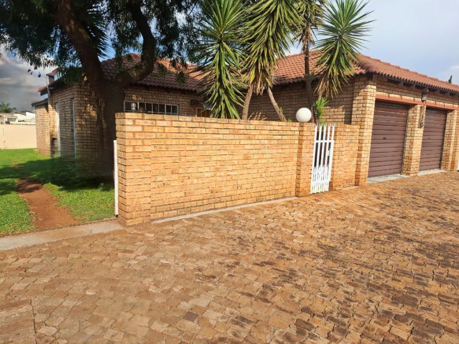 3 Bedroom Property for Sale in Eike Park Gauteng