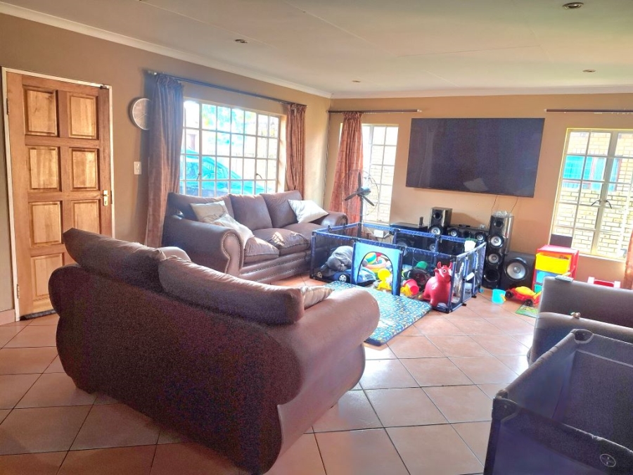 3 Bedroom Property for Sale in Eike Park Gauteng