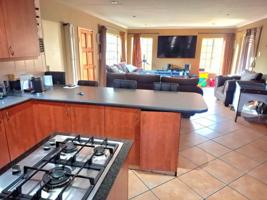 3 Bedroom Property for Sale in Eike Park Gauteng
