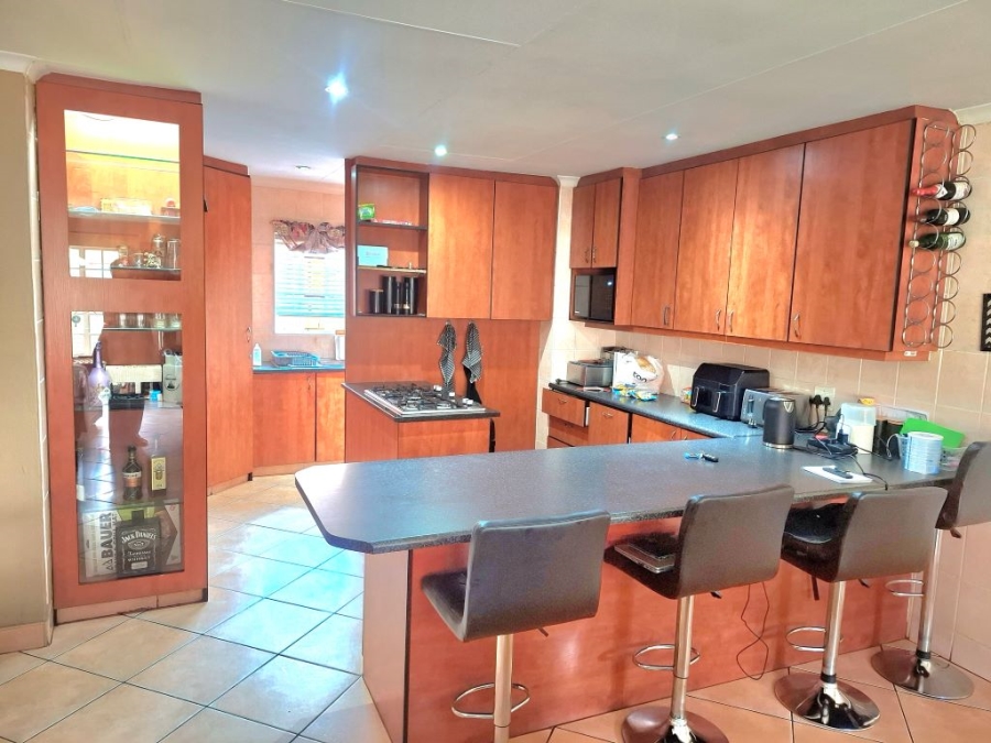 3 Bedroom Property for Sale in Eike Park Gauteng