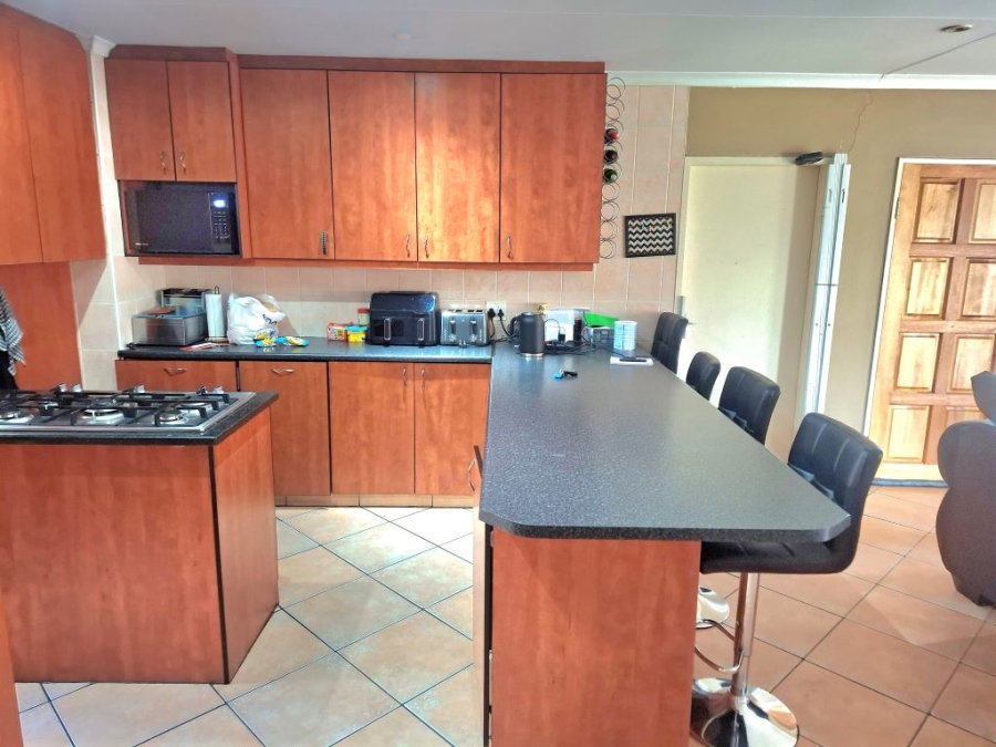 3 Bedroom Property for Sale in Eike Park Gauteng