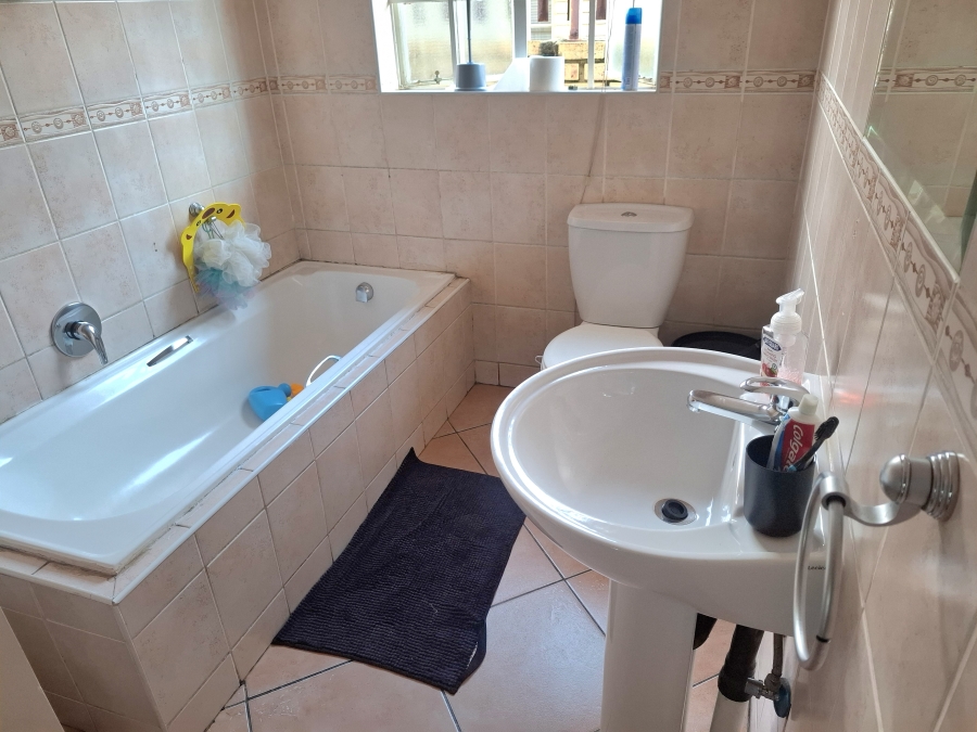 3 Bedroom Property for Sale in Eike Park Gauteng