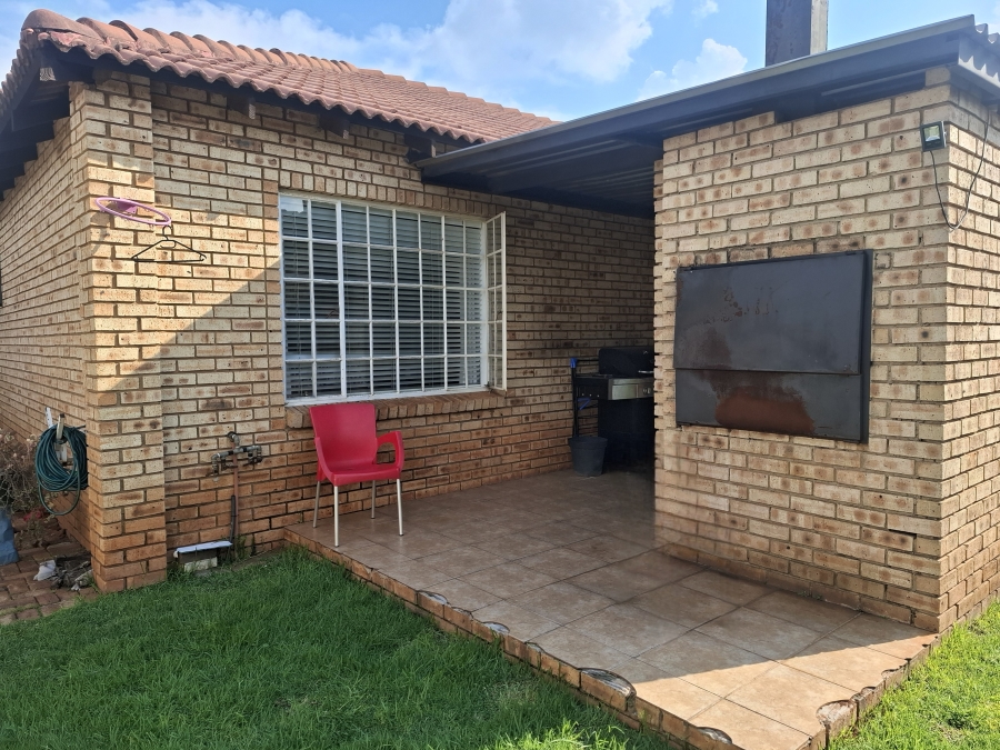3 Bedroom Property for Sale in Eike Park Gauteng