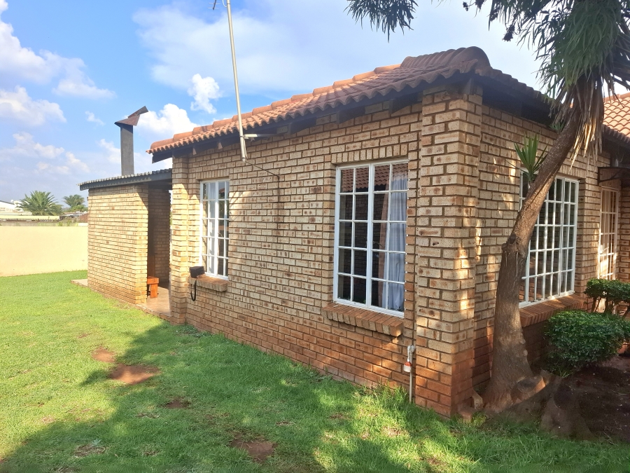 3 Bedroom Property for Sale in Eike Park Gauteng