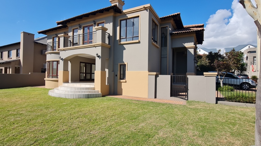 To Let 4 Bedroom Property for Rent in Greenstone Hill Gauteng