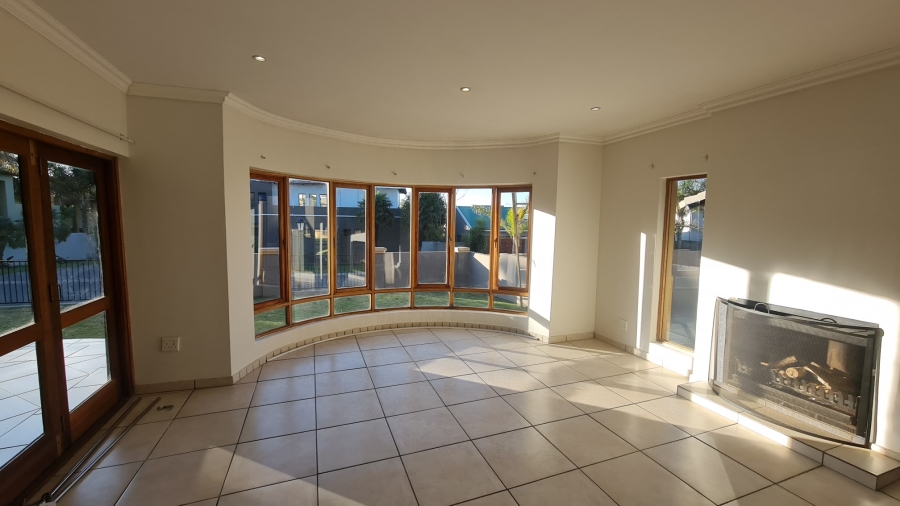 To Let 4 Bedroom Property for Rent in Greenstone Hill Gauteng