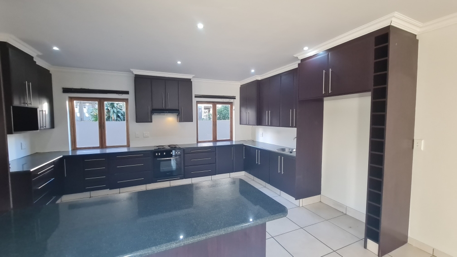 To Let 4 Bedroom Property for Rent in Greenstone Hill Gauteng