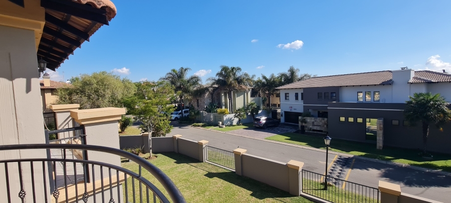 To Let 4 Bedroom Property for Rent in Greenstone Hill Gauteng