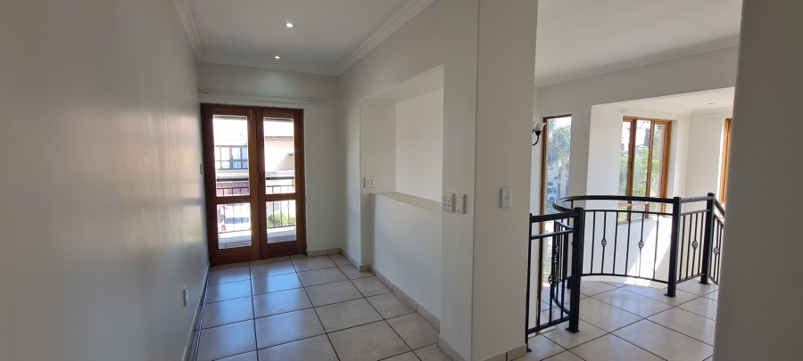To Let 4 Bedroom Property for Rent in Greenstone Hill Gauteng