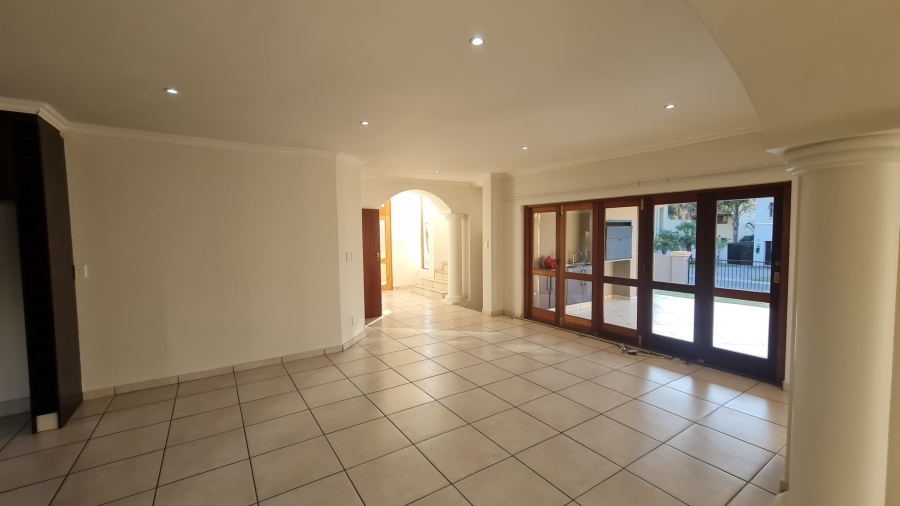 To Let 4 Bedroom Property for Rent in Greenstone Hill Gauteng