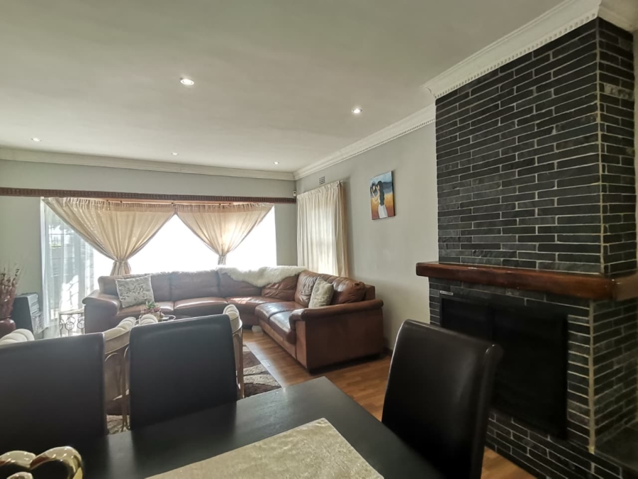 4 Bedroom Property for Sale in Brackenhurst Gauteng