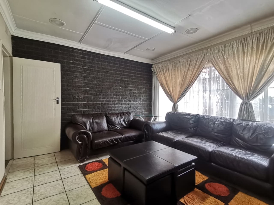 4 Bedroom Property for Sale in Brackenhurst Gauteng