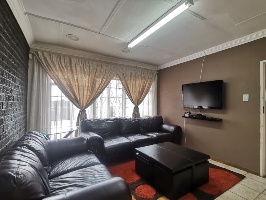 4 Bedroom Property for Sale in Brackenhurst Gauteng