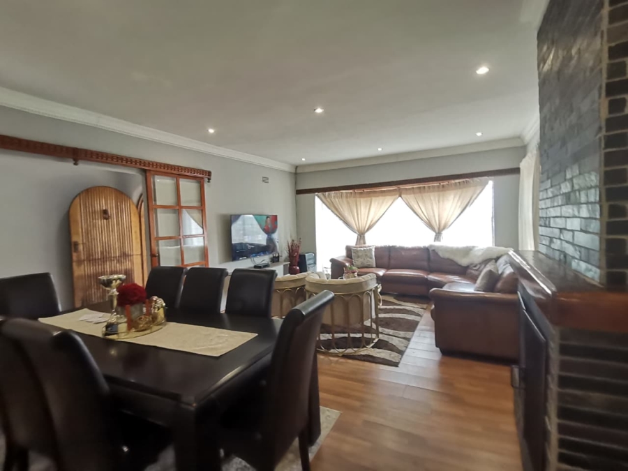 4 Bedroom Property for Sale in Brackenhurst Gauteng