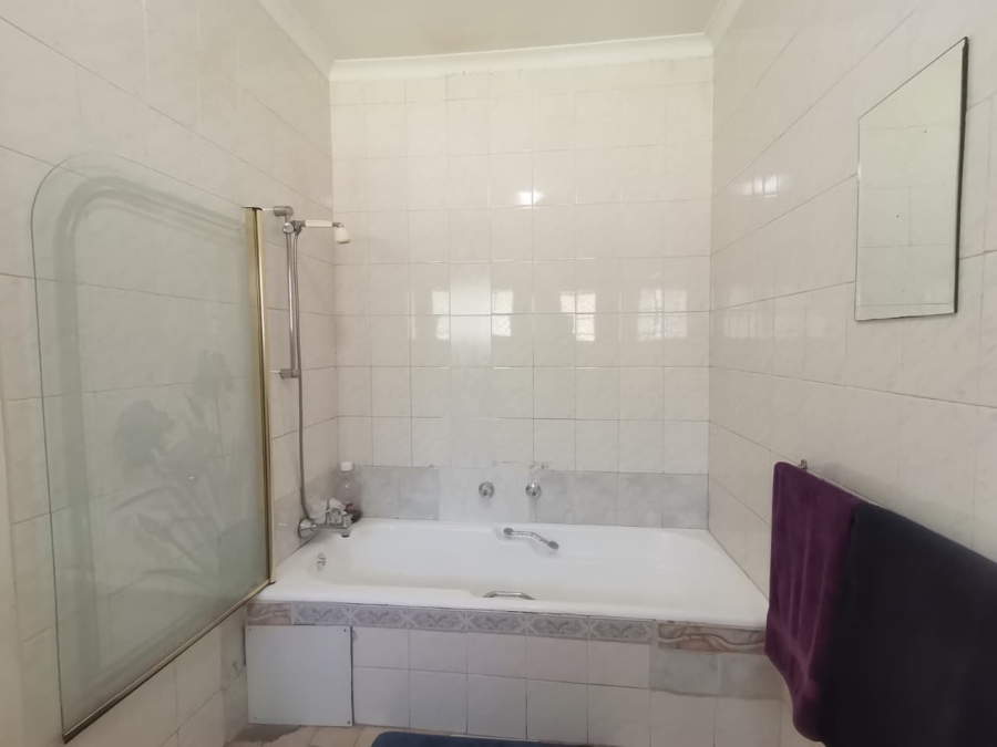 4 Bedroom Property for Sale in Brackenhurst Gauteng