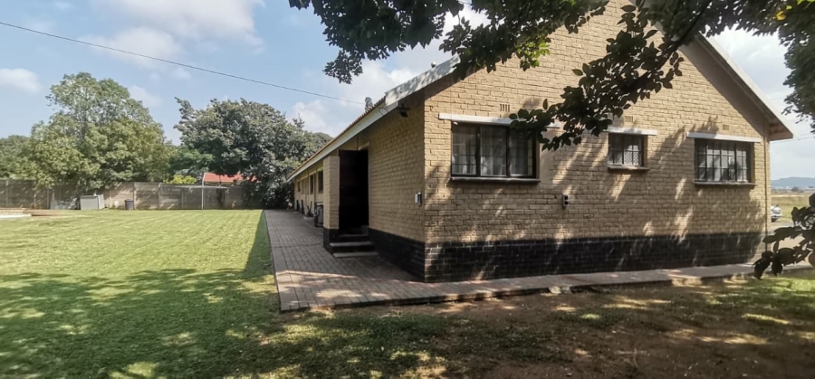 4 Bedroom Property for Sale in Brackenhurst Gauteng