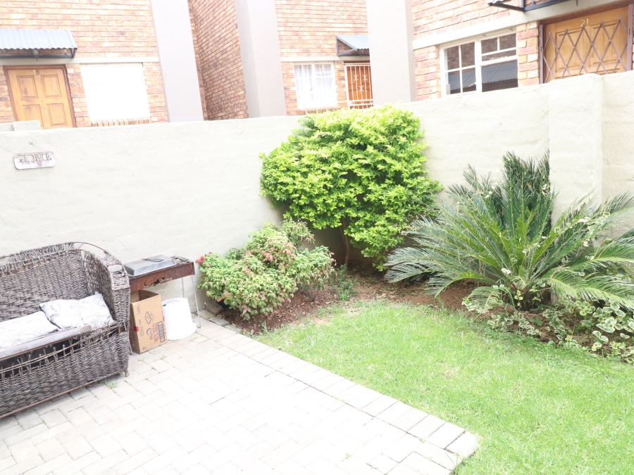 To Let 2 Bedroom Property for Rent in Birchleigh Gauteng