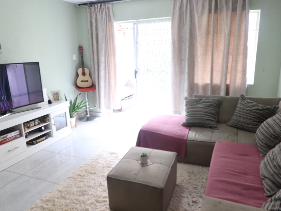 To Let 2 Bedroom Property for Rent in Birchleigh Gauteng