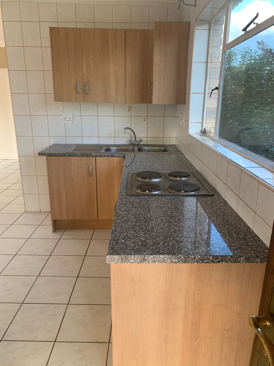 2 Bedroom Property for Sale in Cyrildene Gauteng