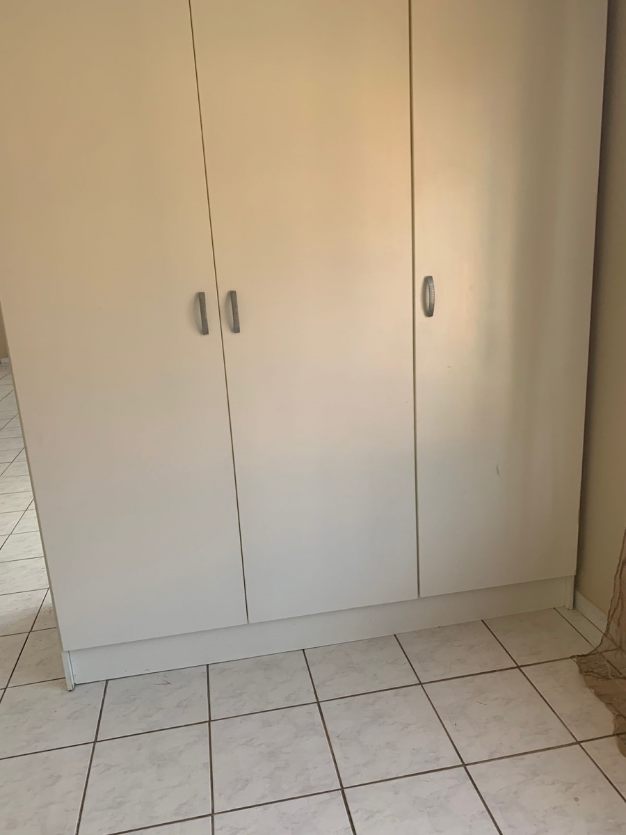 2 Bedroom Property for Sale in Cyrildene Gauteng