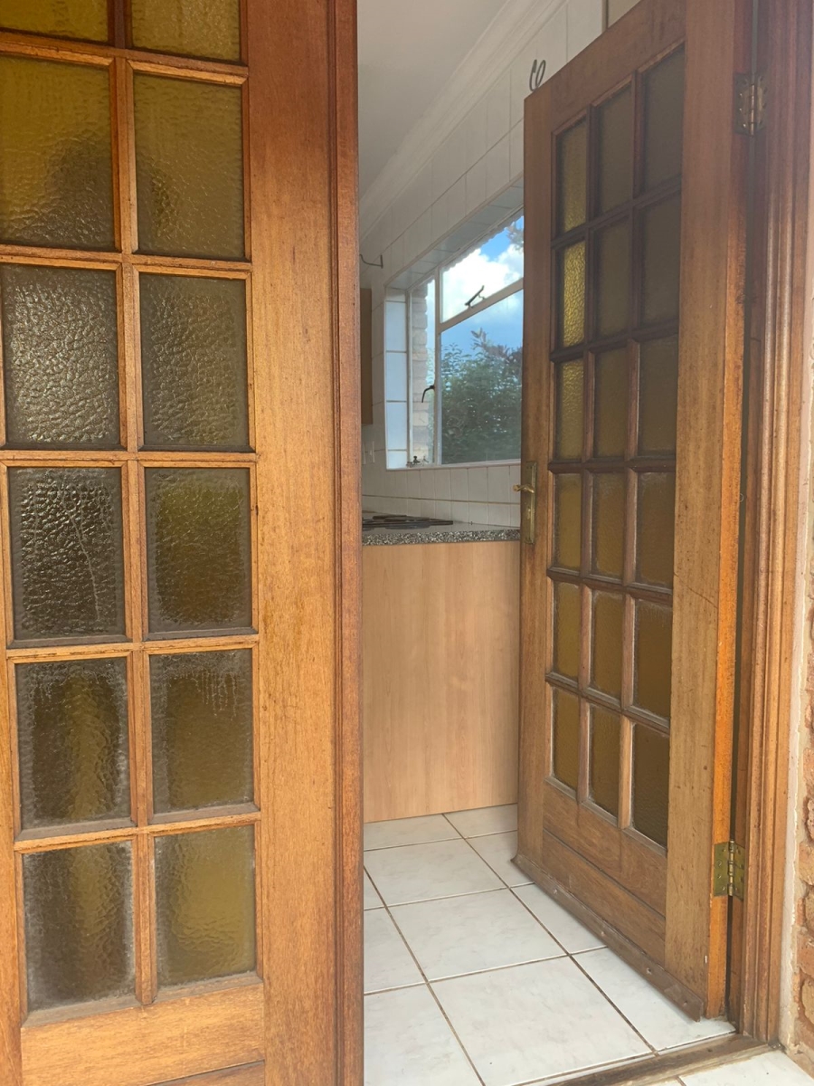 2 Bedroom Property for Sale in Cyrildene Gauteng