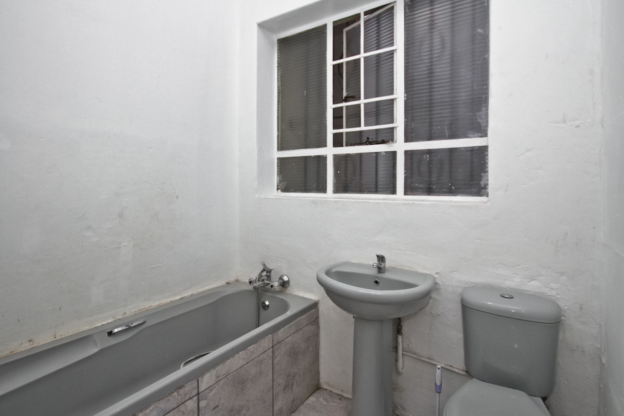 1 Bedroom Property for Sale in Cyrildene Gauteng