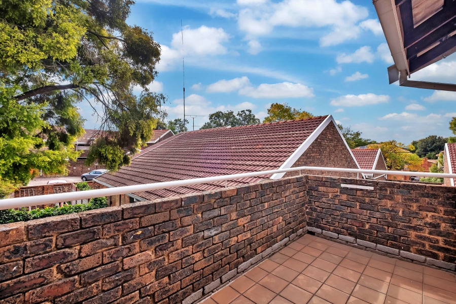 2 Bedroom Property for Sale in Linden Gauteng