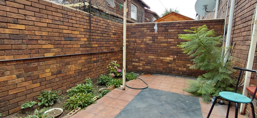 2 Bedroom Property for Sale in Benoni Central Gauteng
