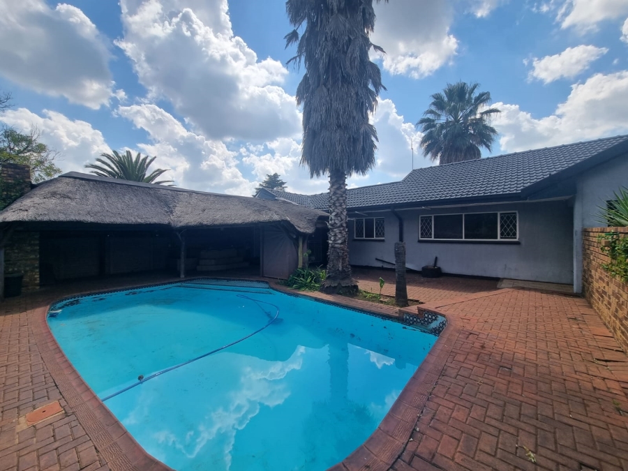 To Let 3 Bedroom Property for Rent in Risiville Gauteng