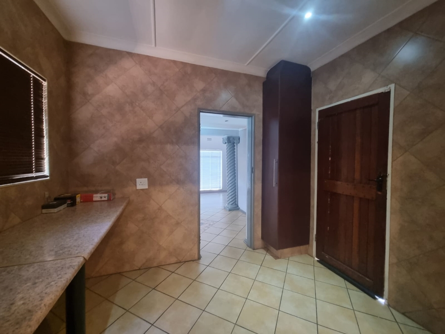 To Let 3 Bedroom Property for Rent in Risiville Gauteng