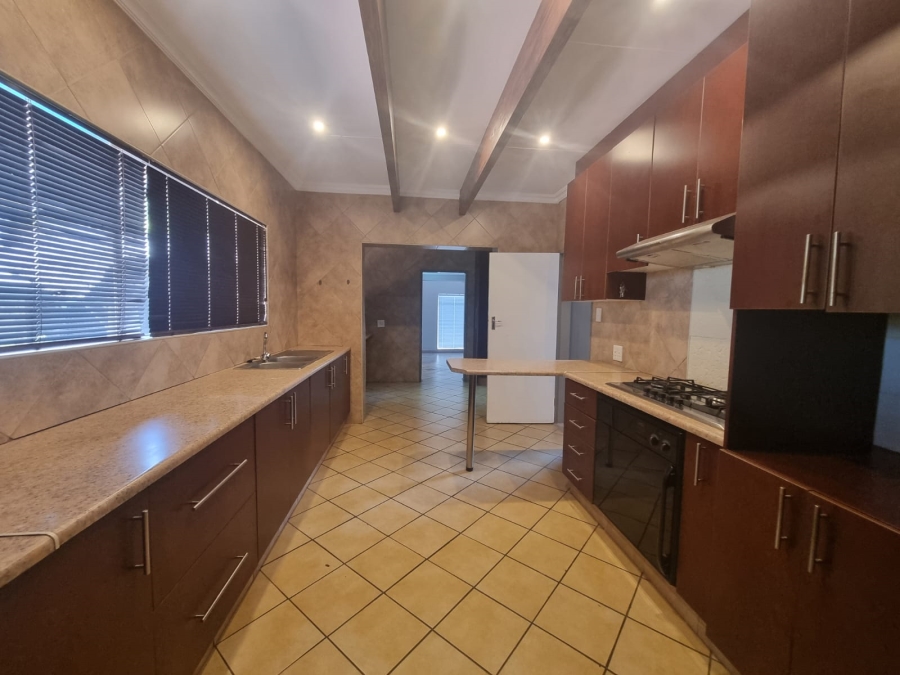 To Let 3 Bedroom Property for Rent in Risiville Gauteng