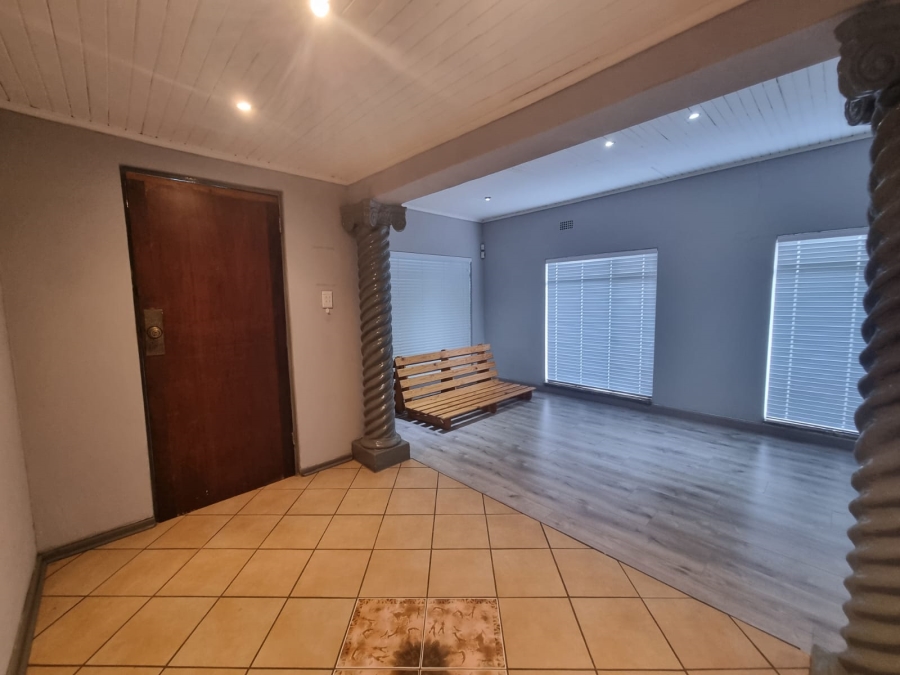 To Let 3 Bedroom Property for Rent in Risiville Gauteng